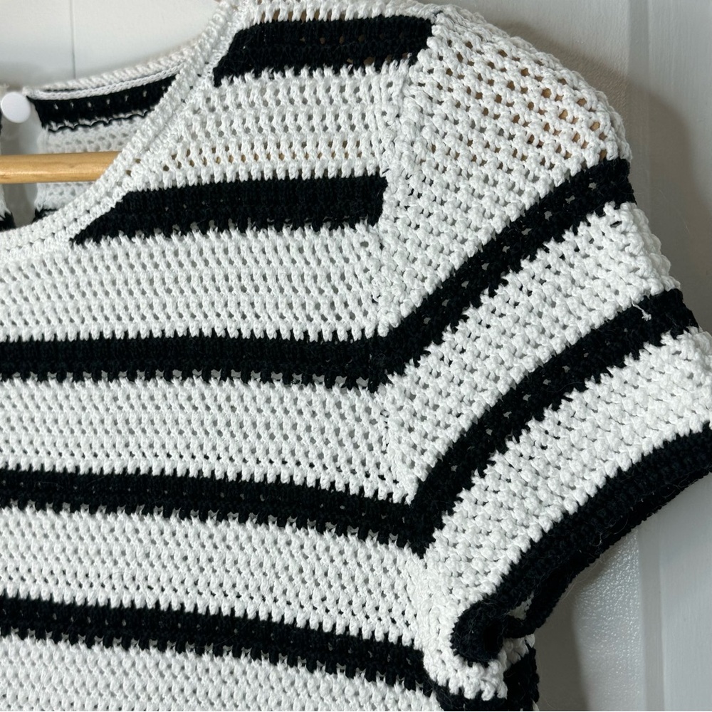 Talbots Petite Black & White Knit Short Sleeve Top - Picture 5 of 10